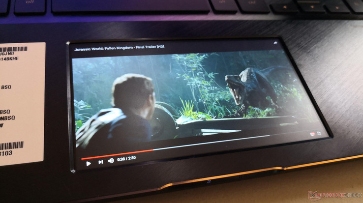 "Смотрю 1080p видео на тачпаде просто потому что могу" "Смотрю 1080p видео на тачпаде просто потому что могу"