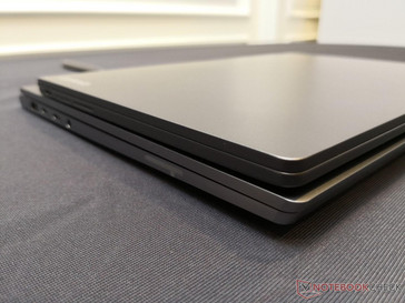 Yoga Book C930 (сверху) и Yoga C930 (снизу)