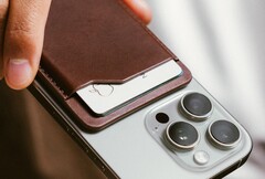Новый кошелек Nomad Leather Mag Wallet можно найти благодаря метке AirTag (Источник изображения: Nomad)