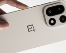 Грядущий флагманский смартфон OnePlus 15. (Источник изображения: OnePlus, отредактировано)
