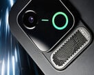 Компания iQOO представила дизайн задней панели планшета Pad Ultra. На снимке: модуль камеры и вентиляционное отверстие на задней панели планшета.