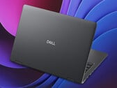 Dell продает Pro 7 Series 13 2-в-1 (P703260) в одном цветовом варианте.