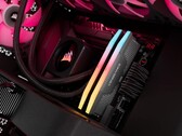 Оперативная память Corsair Vengeance RGB RS DDR5 показана в ПК