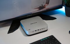 Minisforum M2 Pro с процессором Intel Core Ultra X7 358H и 32 ГБ оперативной памяти LPDDR5X