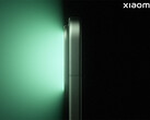 Xiaomi 17 Max также может быть оснащен лучшими динамиками по сравнению с моделями, не относящимися к классу Ultra. На фото: рекламный снимок, показывающий вид сбоку 17 Pro Max. (Источник изображения: Xiaomi)