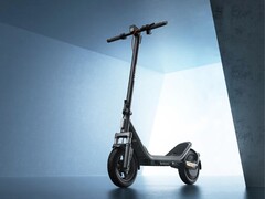 Электрический самокат 6 от Xiaomi (на фото) имеет некоторые преимущества перед Electric Scooter 5. (Источник изображения: Xiaomi)