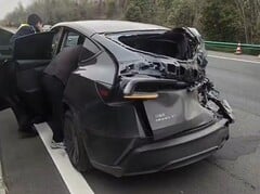 Автомобиль Tesla Model Y 2025 года выпуска доказывает свою прочность во время аварии в Китае (Источник изображения: Aron Li n X)