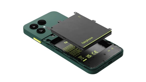 Fairphone 6 Plus имеет 12 деталей, которые пользователь может заменить самостоятельно, включая съемный аккумулятор.