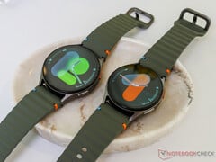 Пока неясно, получит ли модель Galaxy Watch7, изображенная на фотографии, описанные ниже программные функции. (Источник изображения: Notebookcheck)