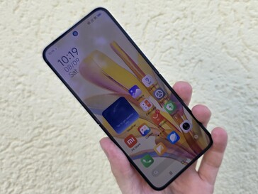 Тестовый смартфон Xiaomi Mix Flip 2