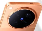 Vivo X500 Pro Max впервые представлен на официальных пресс-фотографиях, а один из авторов публикует впечатляющие видеокадры, снятые с помощью камеры Zeiss.