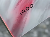 Практическое использование "iQoo 15". (Источник изображения: Geek Village Chief через Weibo)