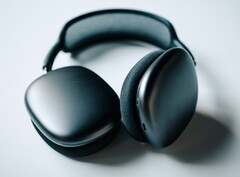 Apple'AirPods Max можно временно починить, поместив их на час в морозильную камеру (Источник изображения: Сэм Грозян)