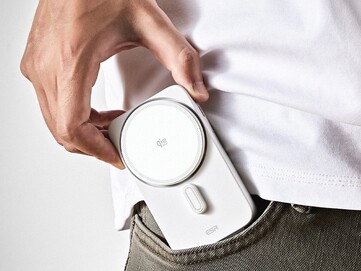 Он складывается до карманных размеров, чтобы занимать меньше места в сумке или кармане. (Источник изображения: ESR)