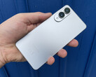 Samsung Galaxy S25 Edge доступен в цветах Titanium Silver (на фото), Titanium Icyblue и Titanium Jetblack. (Источник изображения: Notebookcheck)