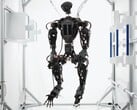 Гуманоидный робот Helios от Orbit Robotics имеет четыре руки, но не имеет ног, поскольку в космосе они ему не нужны.