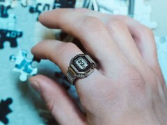 Модель CRW-H001 от Casio может иметь дизайн, схожий со старым CRW-001 (на фото)