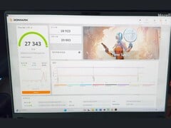 Модифицированный результат бенчмарка RTX 5090 для ноутбуков Time Spy: 27 343 балла в целом и 28 923 для GPU (Источник изображения: Reddit/u/Pristine_Wing5716)