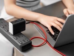 Power Bank под названием Solly, по сути, является встроенным зарядным устройством