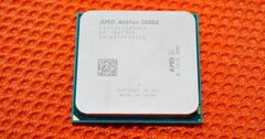 Недавно всплыли фото гибридного процессора AMD Athlon 300GE APU. (Изображение: ChipHell)