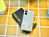 Xiaomi Poco X8 долго работает без подзарядки, отличается прочностью и не боится воды.