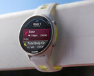 Модель Forerunner 970 с комбинацией цветов Whitestone и Translucent Amp Yellow. (Источник изображения: Garmin)