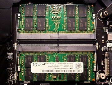 Два слота CSODIMM для расширения DDR5