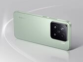Xiaomi 16 придет на смену Xiaomi 15 (на фото), получив более емкий аккумулятор и другие заметные улучшения. (Источник изображения: Xiaomi)