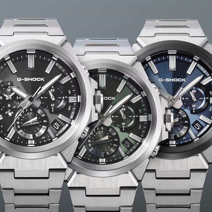 Часы Casio G-Shock GST-W1000D-1AJF, GST-W1000D-3AJF и GST-W1000D-2AJF (слева направо)