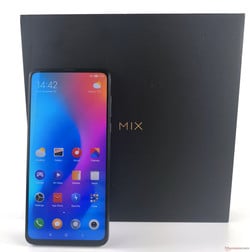 На обзоре: Xiaomi Mi Mix 3. Тестовый образец предоставлен TradingShenzhen