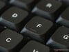 Тактильные выступы на клавишах F и J хорошо ощущаются