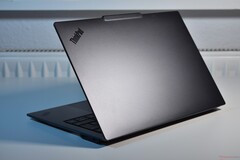 Внешний вид Yoga, качество ThinkPad, набор функций ThinkBook: ThinkPad X9-14 от Lenovo стирает границы (на фото: Lenovo ThinkPad X9-14 G1 Aura Edition, источник изображения: Бенджамин Херциг)