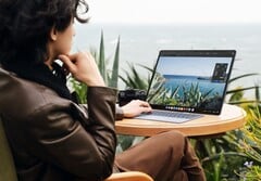 Apple а Amazon, возможно, разрабатывает конкурента MateBook Fold, который изображен здесь (Источник изображения: Huawei)