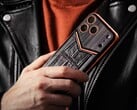 Компания Caviar оснастила модель iPhone 17 Pro Max из серии « Apple » магнитной задней крышкой.
