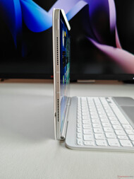 Угол раскрытия волшебной клавиатуры...