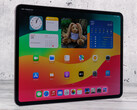 Новой моделью iPad Pro будет удобнее пользоваться в режиме "Портрет" (на фото: 13-дюймовый iPad Pro с Apple M4; источник изображения: Notebookcheck)