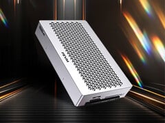 FEVM FAEX2 выпускается в единственном варианте отделки и оснащён корпусом из алюминиевого сплава, обработанного на станке с ЧПУ.