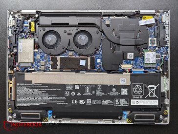 EliteBook X: 2 вентилятора расположены слишком близко друг к другу. SoC находится с одной стороны.