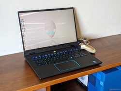 Alienware m16 R2