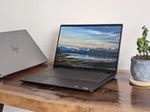 Модель OmniBook X Flip 14 может выглядеть идентично модели OmniBook X 14 с откидной крышкой, однако одна из них обладает гораздо более высокой производительностью графического процессора