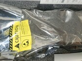Оскорбительный кирпич GPU 'RTX 5080' (источник изображения: r/pcmasterrace/)