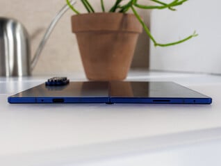 Galaxy Z Fold7 - один из самых тонких складных смартфонов в мире в разложенном виде (Источник изображения: Notebookcheck)