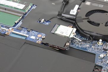 Основной M.2 2242 PCIe4 x4 NVMe SSD