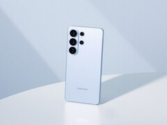 Samsung Galaxy S27 Pro может прекрасно разместиться под Galaxy S27 Ultra, преемником Galaxy S26 Ultra, изображенного здесь.