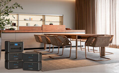 AC300 сможет запитать самую разную технику. Есть и беспроводная зарядка для смартфона и прочих насущных мелочей (Изображение: Bluetti)