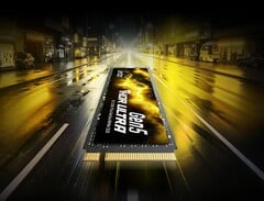 На изображении представлен накопитель Thor Ultra от компании Lexar — это SSD-накопитель формата M.2 2280 с интерфейсом PCIe 5-го поколения, на верхней части которого наклеена желтоватая наклейка 