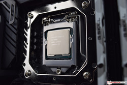 Настольный процессор Intel Core i5-9600K. Тестовый образец предоставлен Caseking