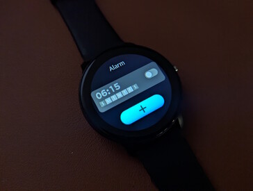 Будильник установлен, но с ошибкой - громкая мелодия вместо вибрации