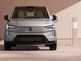 На старте продаж Volvo EX90 будет лишен нескольких функций, связанных с зарядкой. (Источник изображения: Volvo)