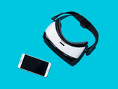 В мире продуктов для виртуальной реальности скоро станет жарко, ведь Gear VR придётся конкурировать с более дешёвым Google Daydream. (Изображение: Wired